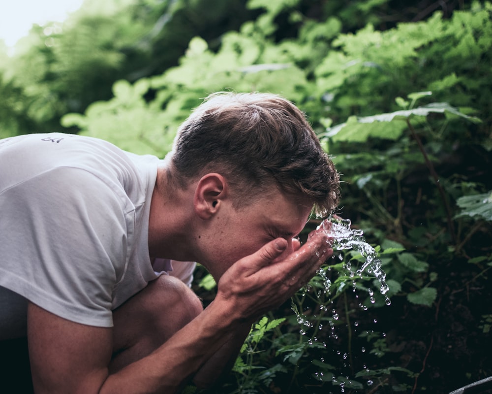 Routine de soins pour la peau masculine